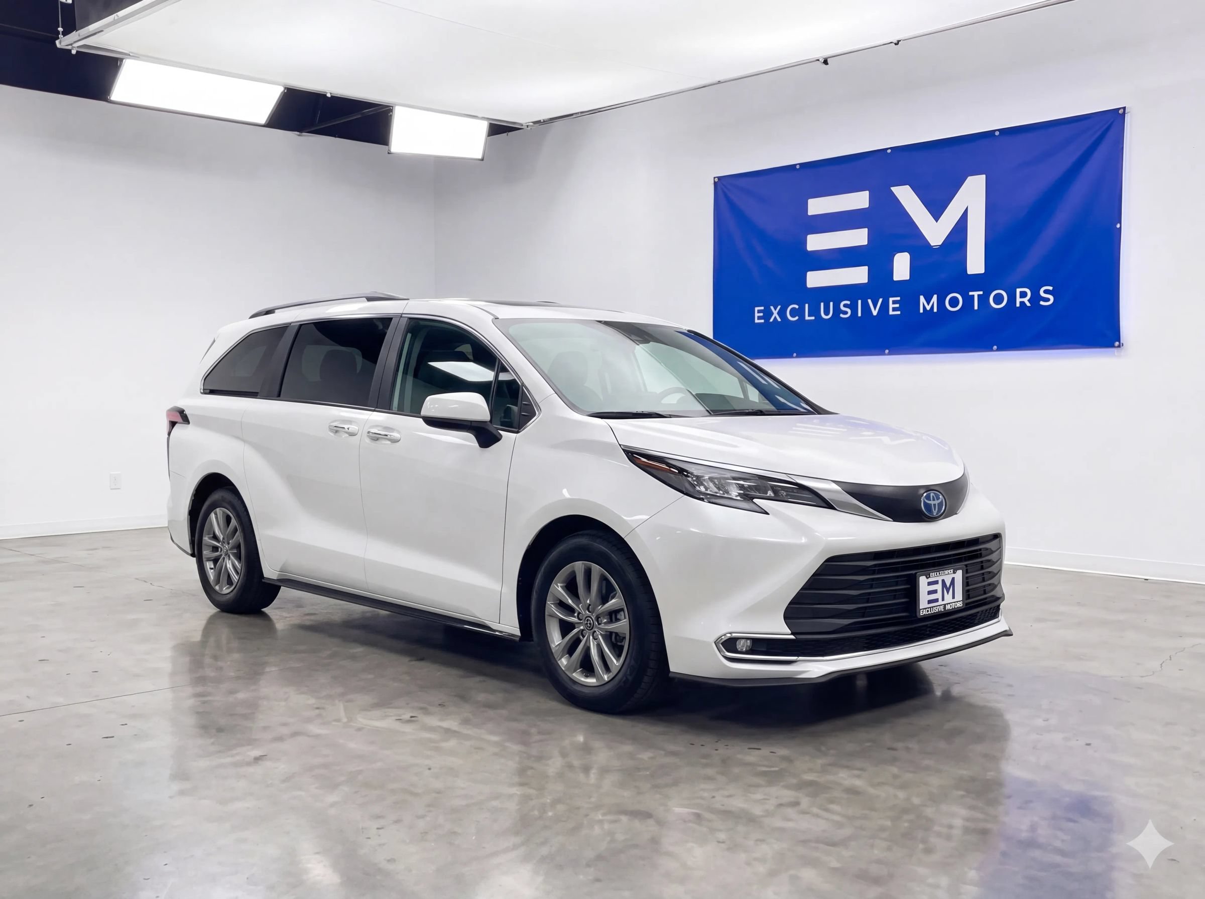 Used 2022 Toyota Sienna XLE w/ XLE Plus Package FWD image 1