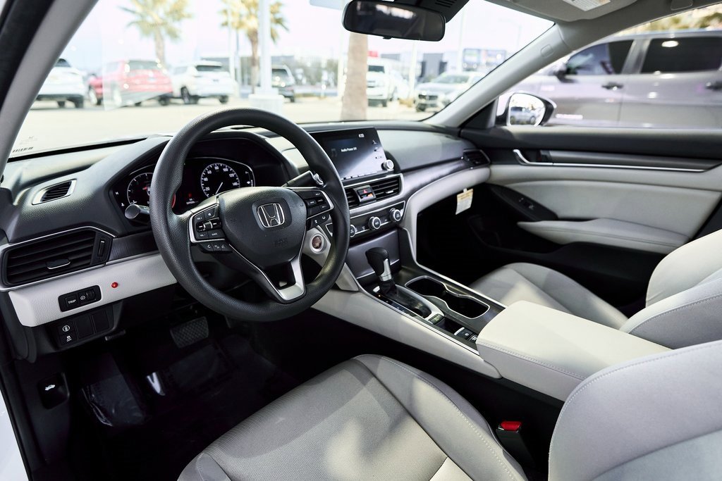 Used 2019 Honda Accord LX image 2