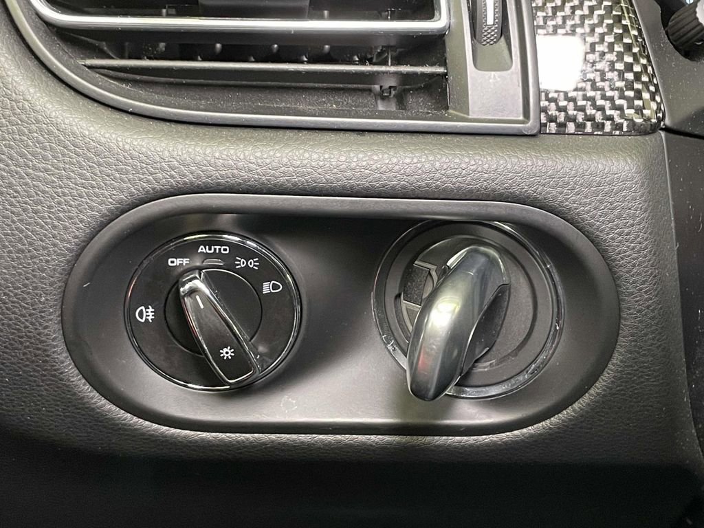 Certified 2022 Porsche Macan GTS image 44