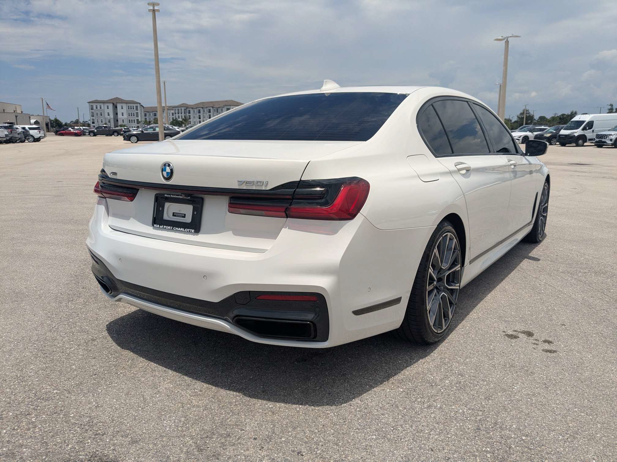 Used 2022 BMW 750Li xDrive AWD/4WD image 5