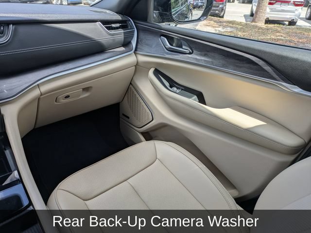 Used 2024 Jeep Grand Cherokee Limited w/ Luxury Tech Group II AWD/4WD image 21