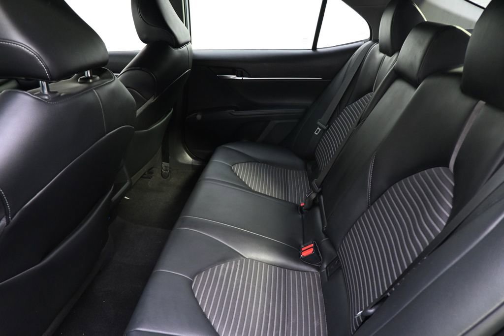 Used 2021 Toyota Camry SE FWD image 19