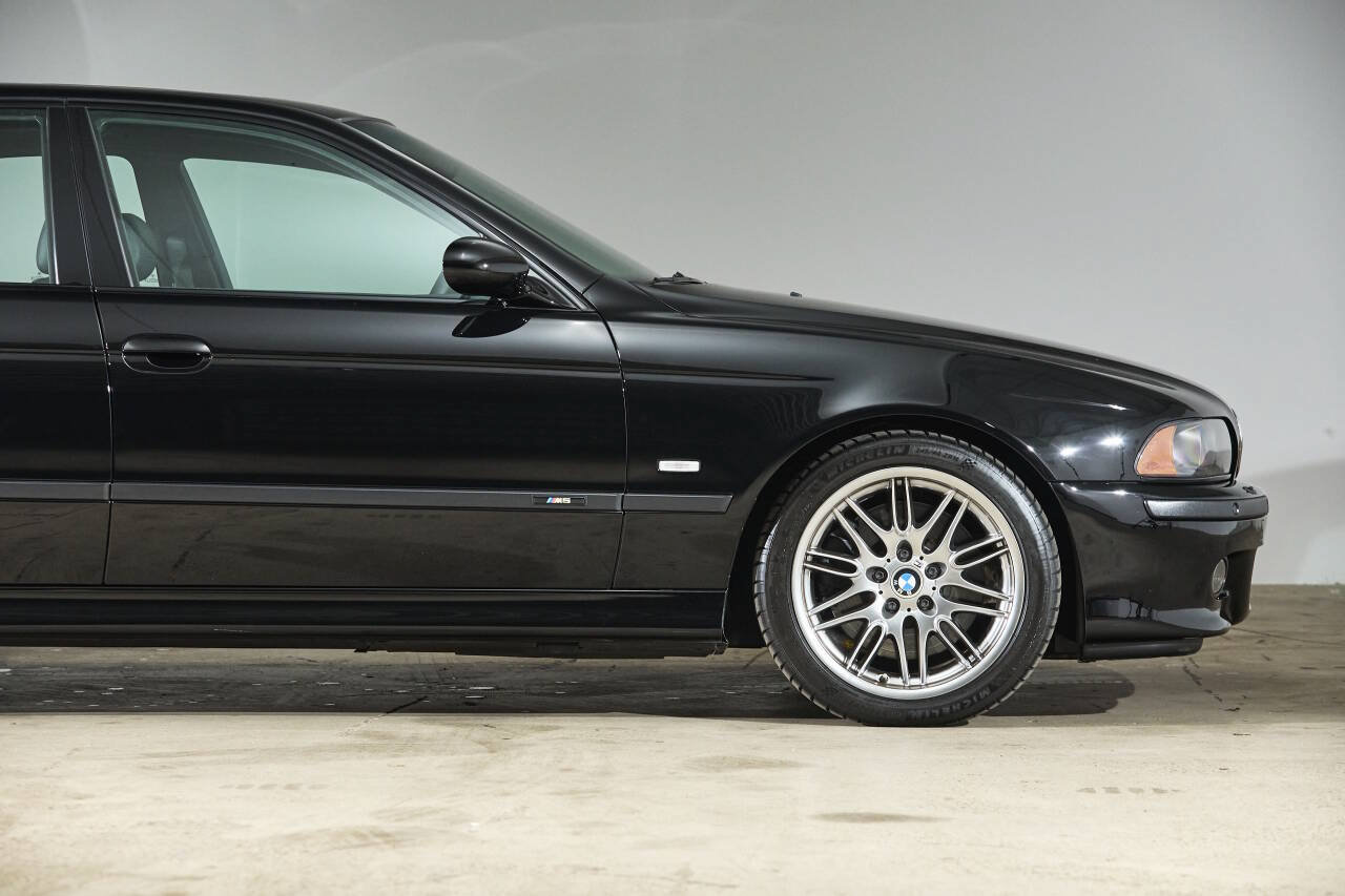 Used 2003 BMW M5 RWD image 28