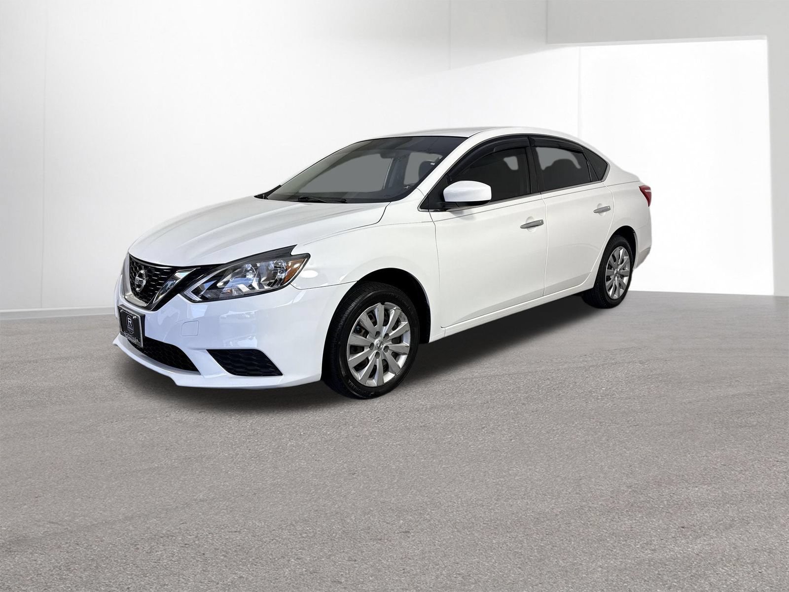Used 2016 Nissan Sentra S FWD image 2
