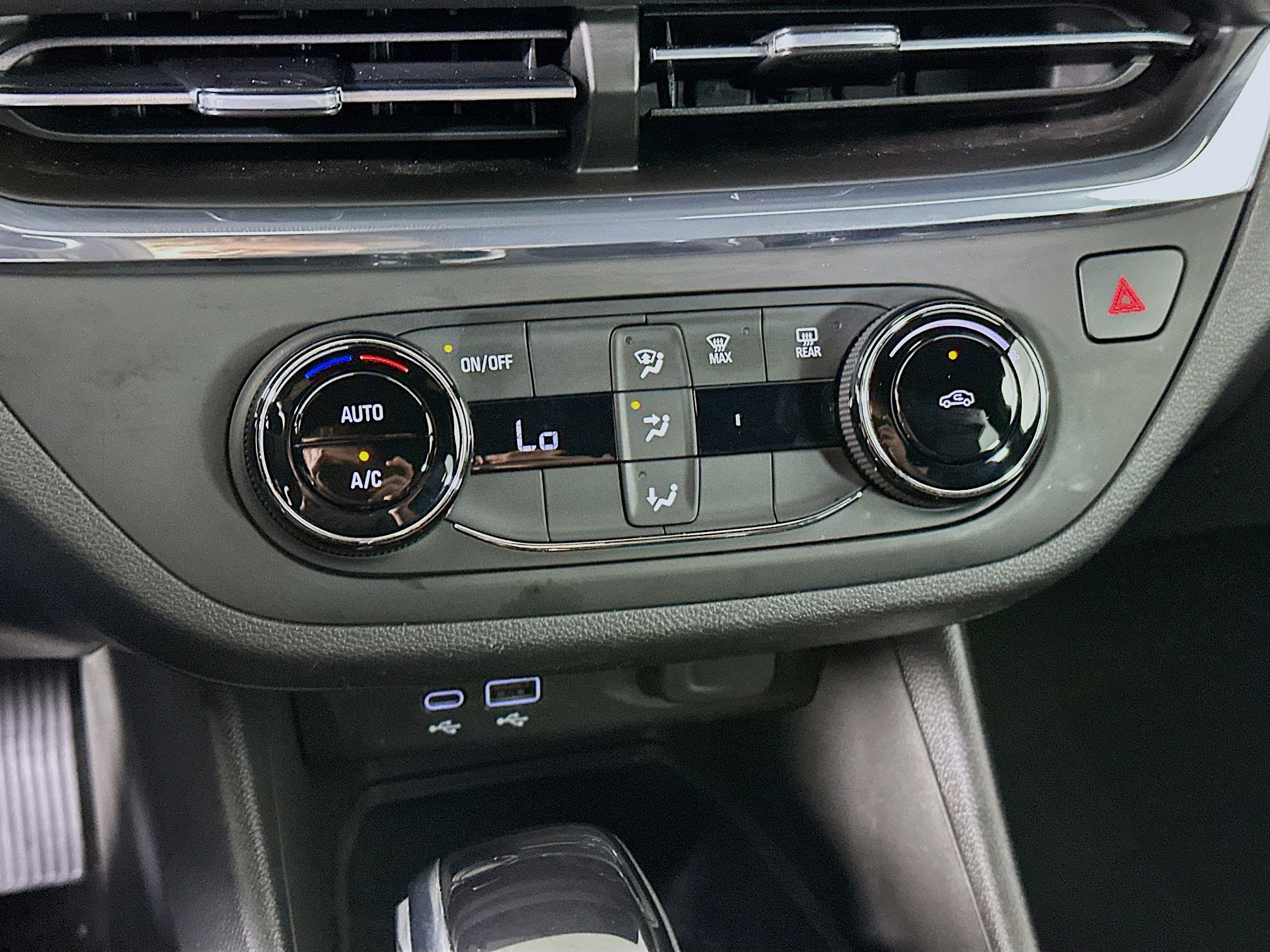 Used 2025 Buick Envista Preferred FWD image 24