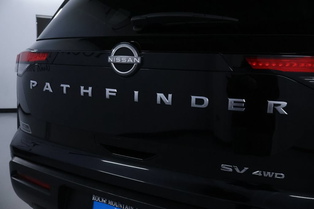 Used 2024 Nissan Pathfinder SV AWD/4WD image 9