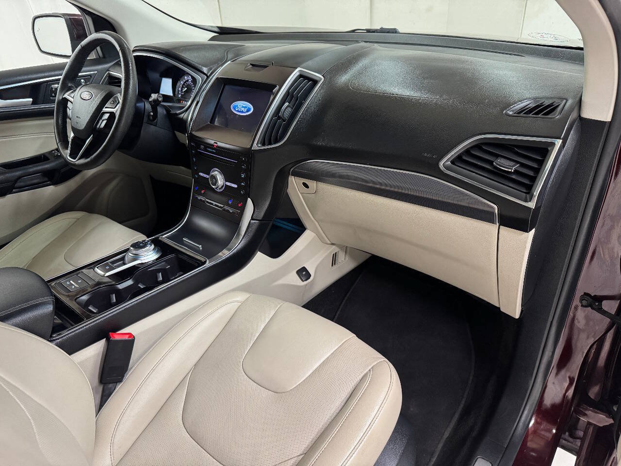 Used 2019 Ford Edge Titanium w/ Equipment Group 301A FWD image 36