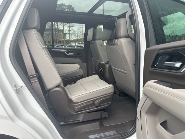 Used 2025 GMC Yukon Elevation w/ Elevation Premium Package image 6