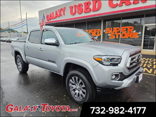 Used 2023 Toyota Tacoma Limited AWD/4WD image 1