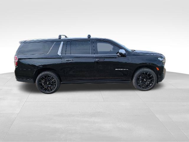 Used 2023 Chevrolet Suburban Premier AWD/4WD image 2