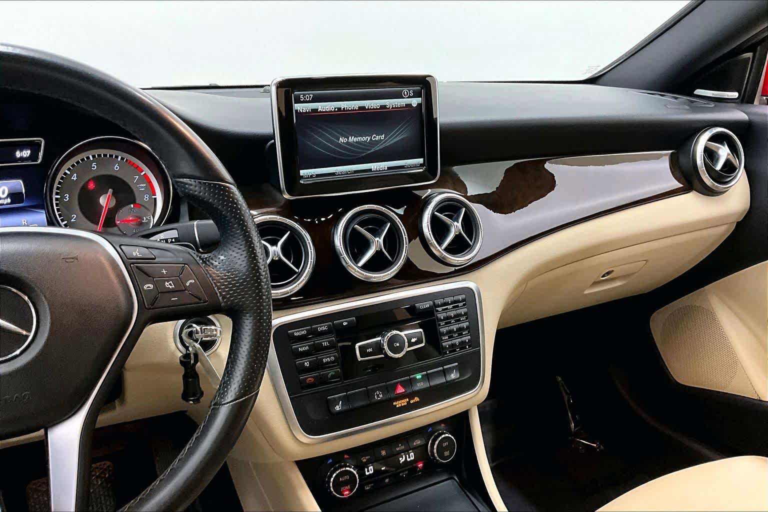 Used 2014 Mercedes-Benz CLA 250 image 6