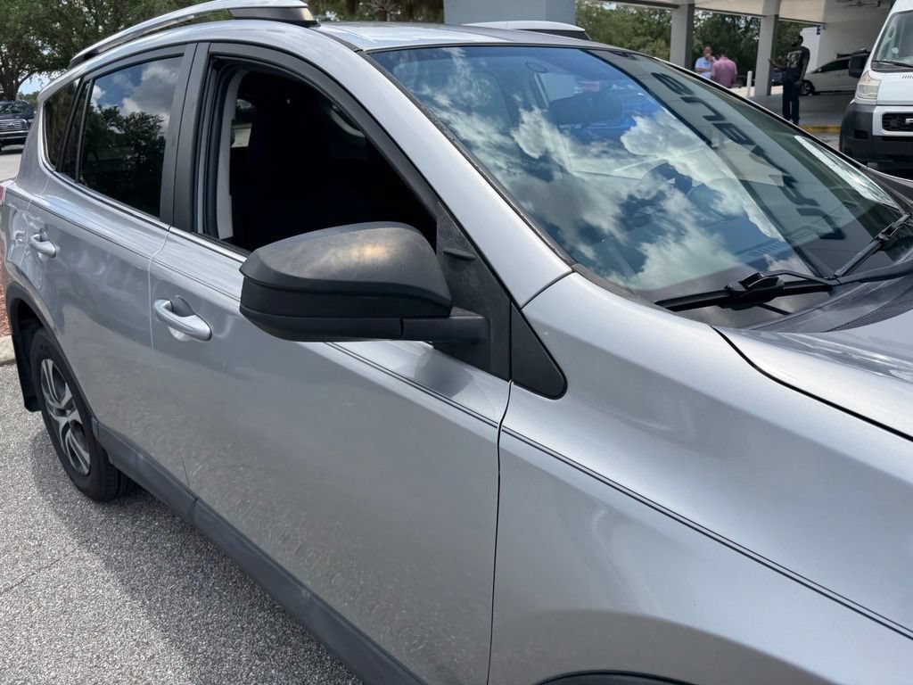 Used 2016 Toyota RAV4 LE FWD image 14