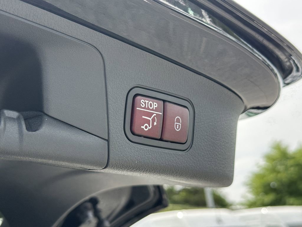 Certified 2025 Mercedes-Benz GLA 250 image 22