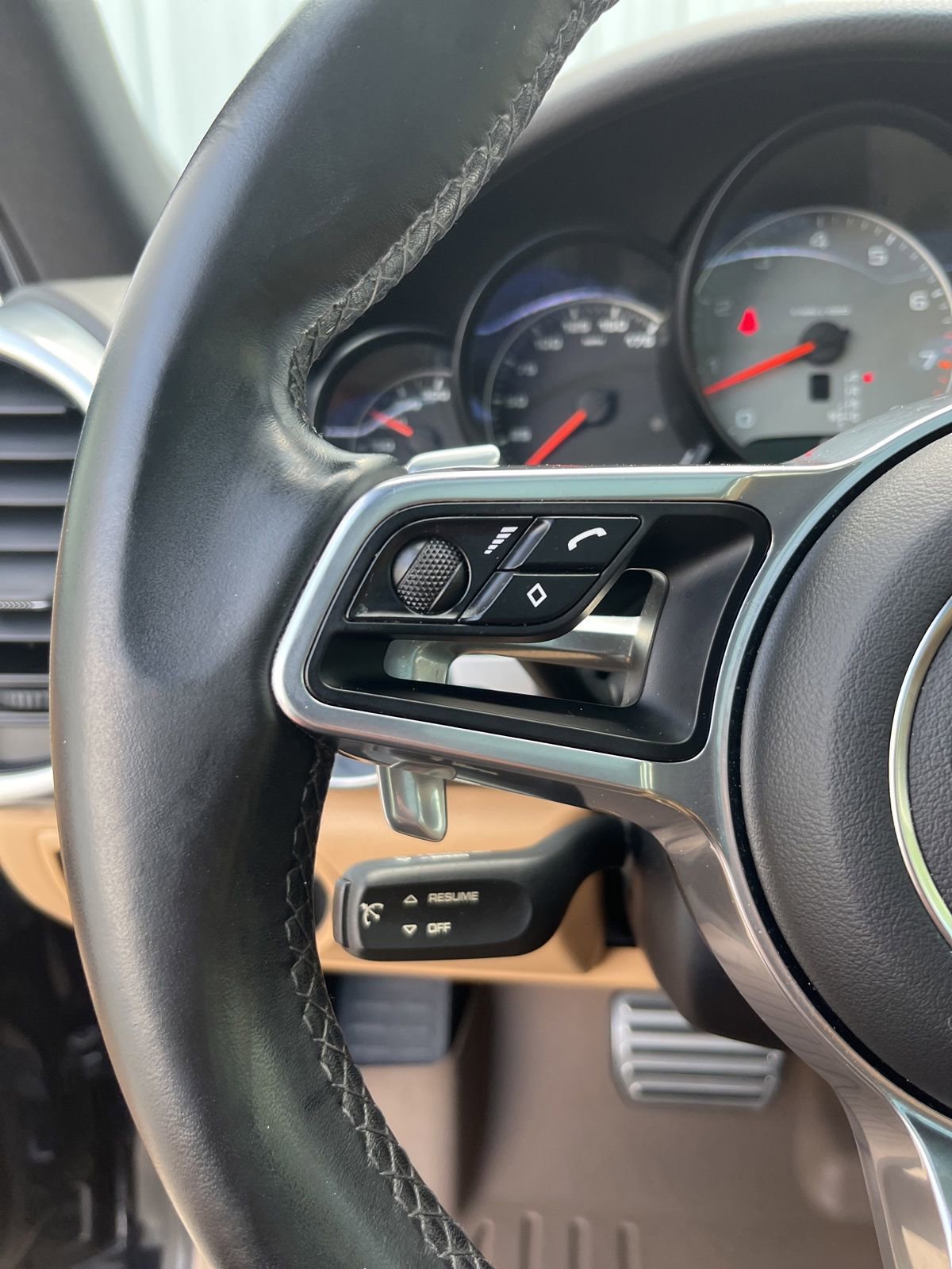 Used 2018 Porsche Cayenne S w/ Premium Package Plus AWD/4WD image 21