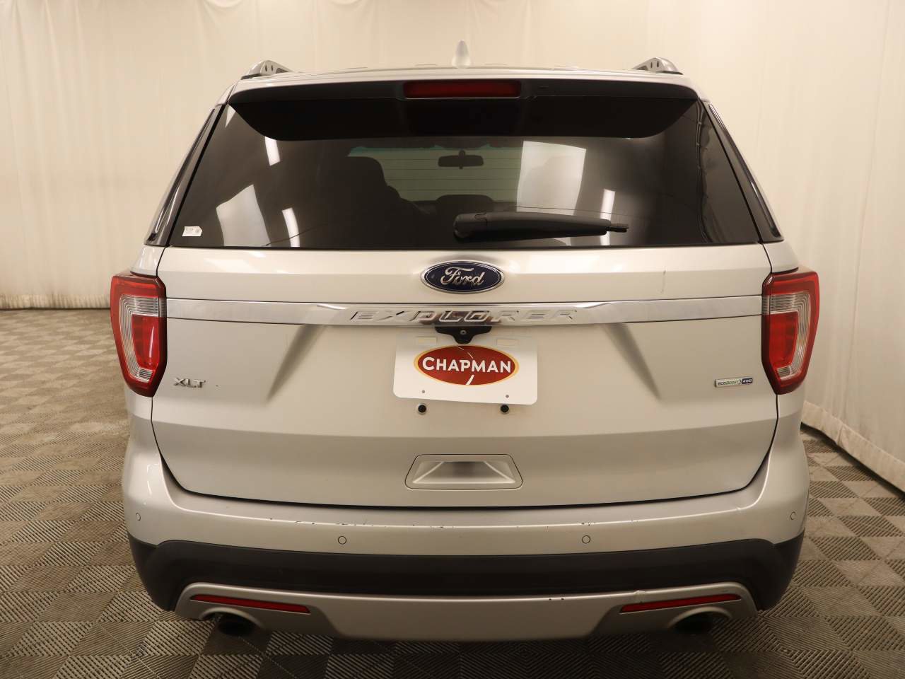 Used 2017 Ford Explorer XLT image 5