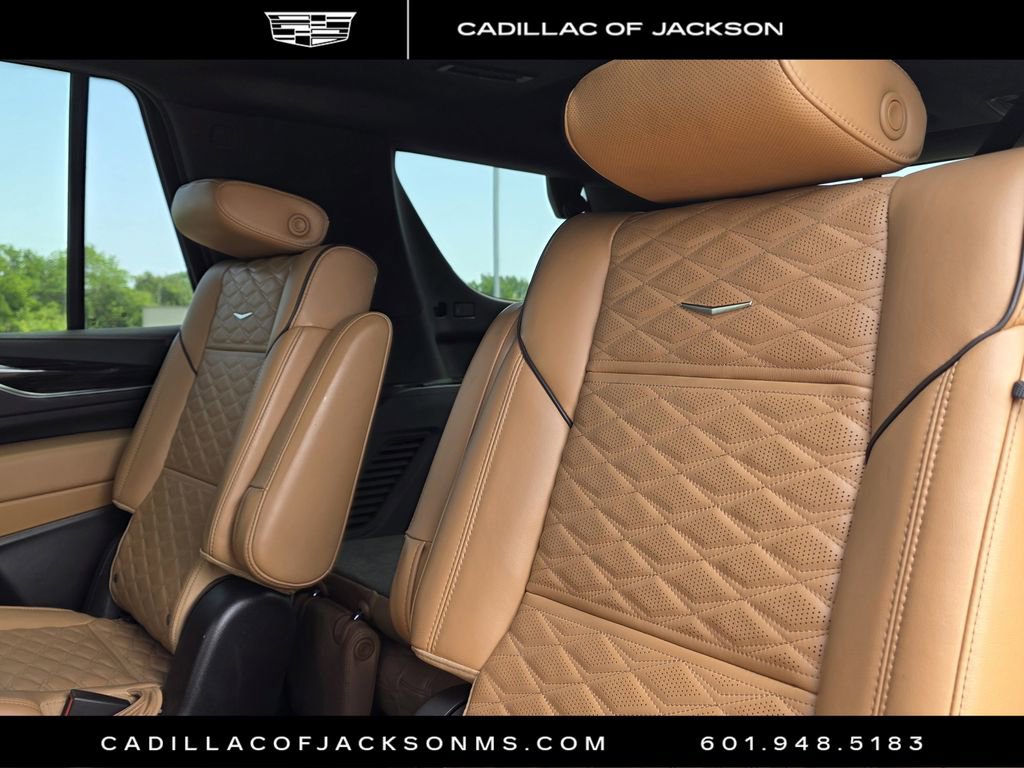Certified 2023 Cadillac Escalade Premium Luxury AWD/4WD image 24