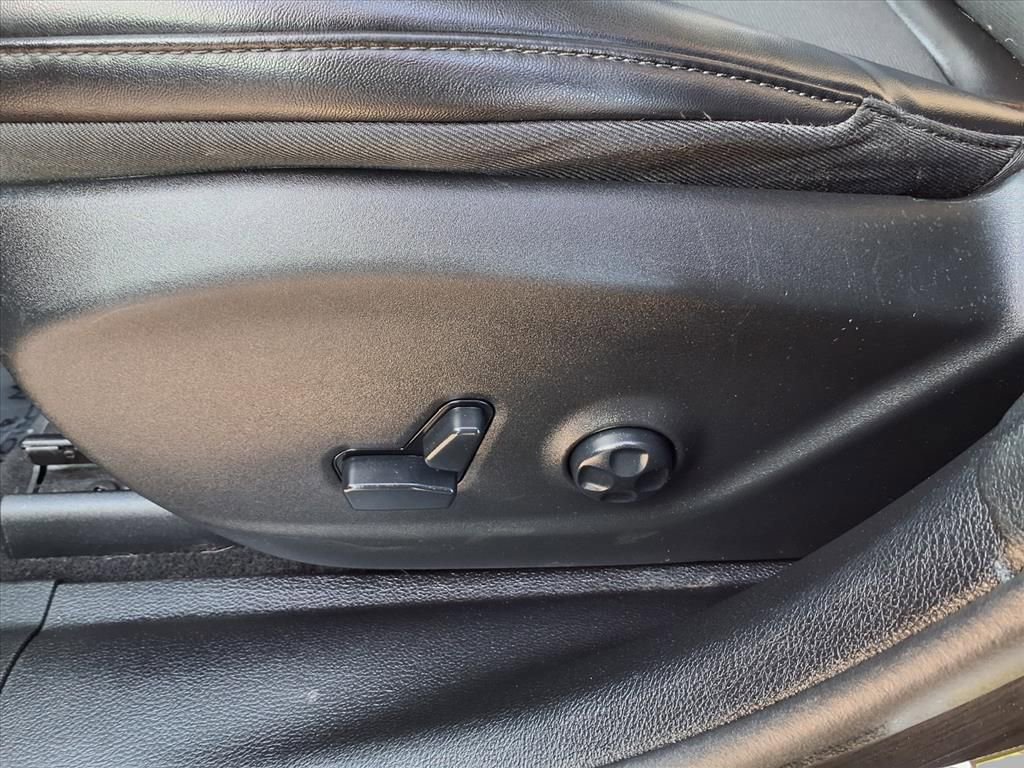 Used 2019 Jeep Cherokee Trailhawk w/ Cold Weather Group image 21