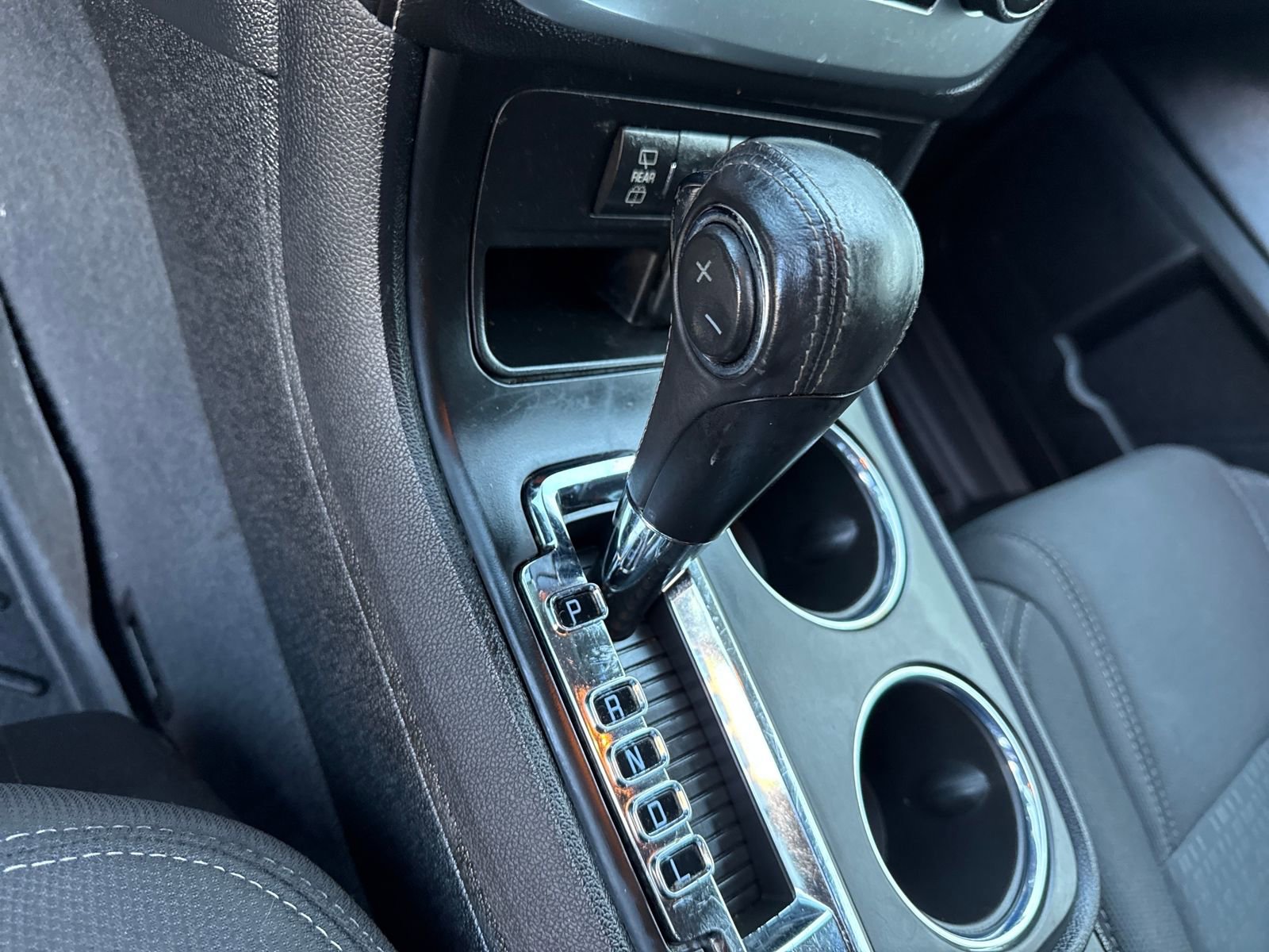 Used 2015 GMC Acadia SLE image 24