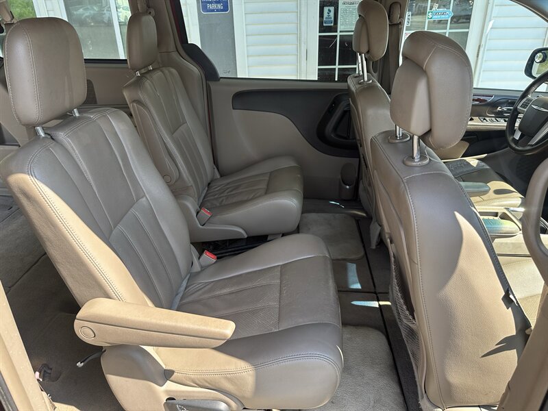 Used 2012 Chrysler Town & Country Touring w/ Entertainment Group #1 image 13