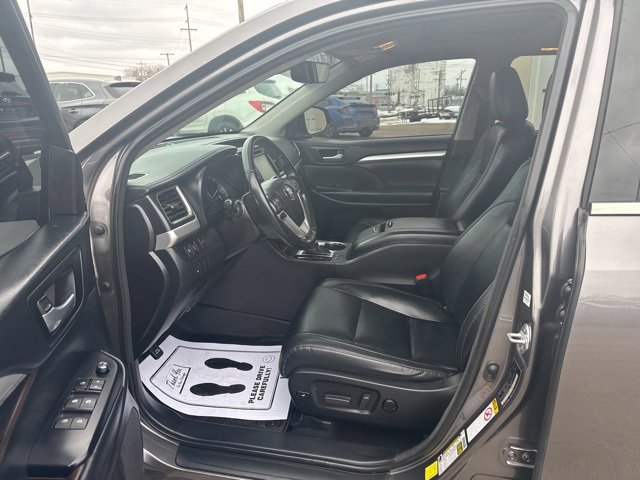 Used 2018 Toyota Highlander XLE image 10