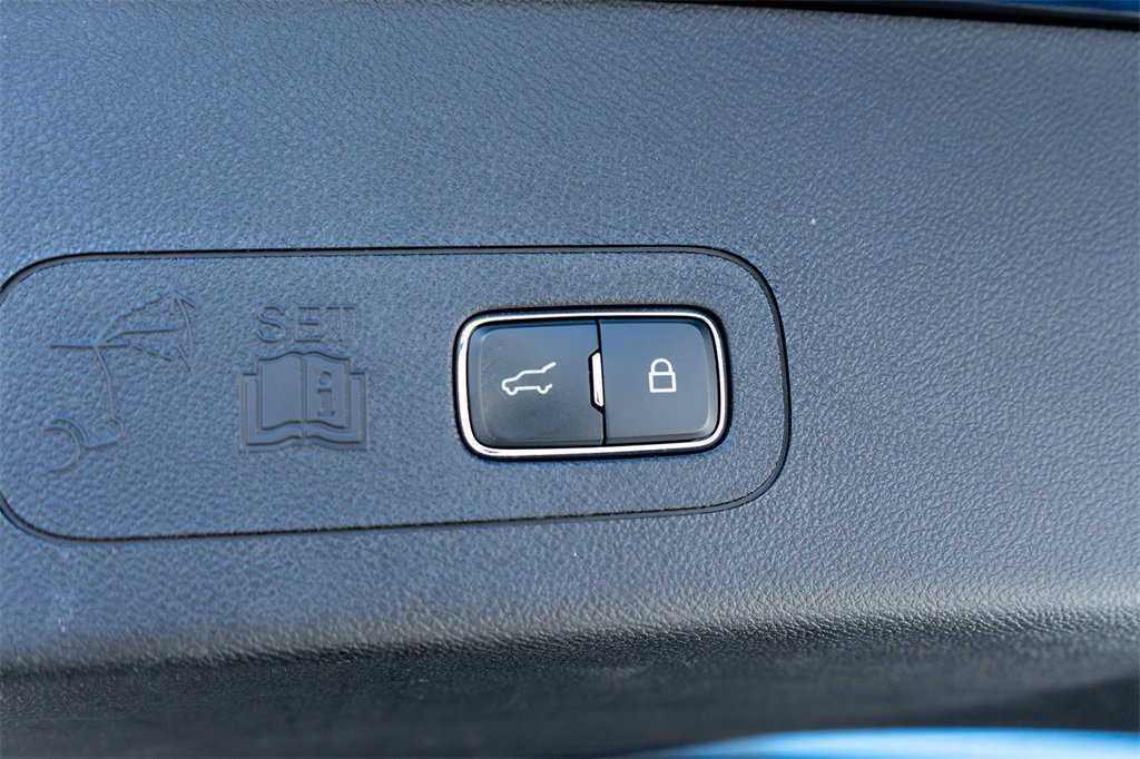 Used 2024 Lincoln Aviator Reserve AWD/4WD image 10