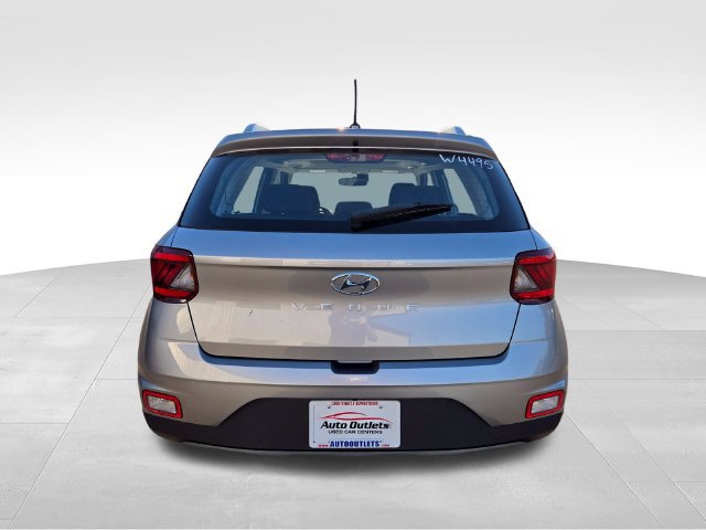 Used 2023 Hyundai Venue SEL FWD image 6