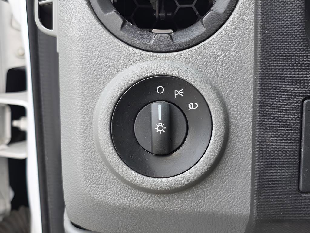 Used 2019 Ford E-350 and Econoline 350 Super Duty image 23