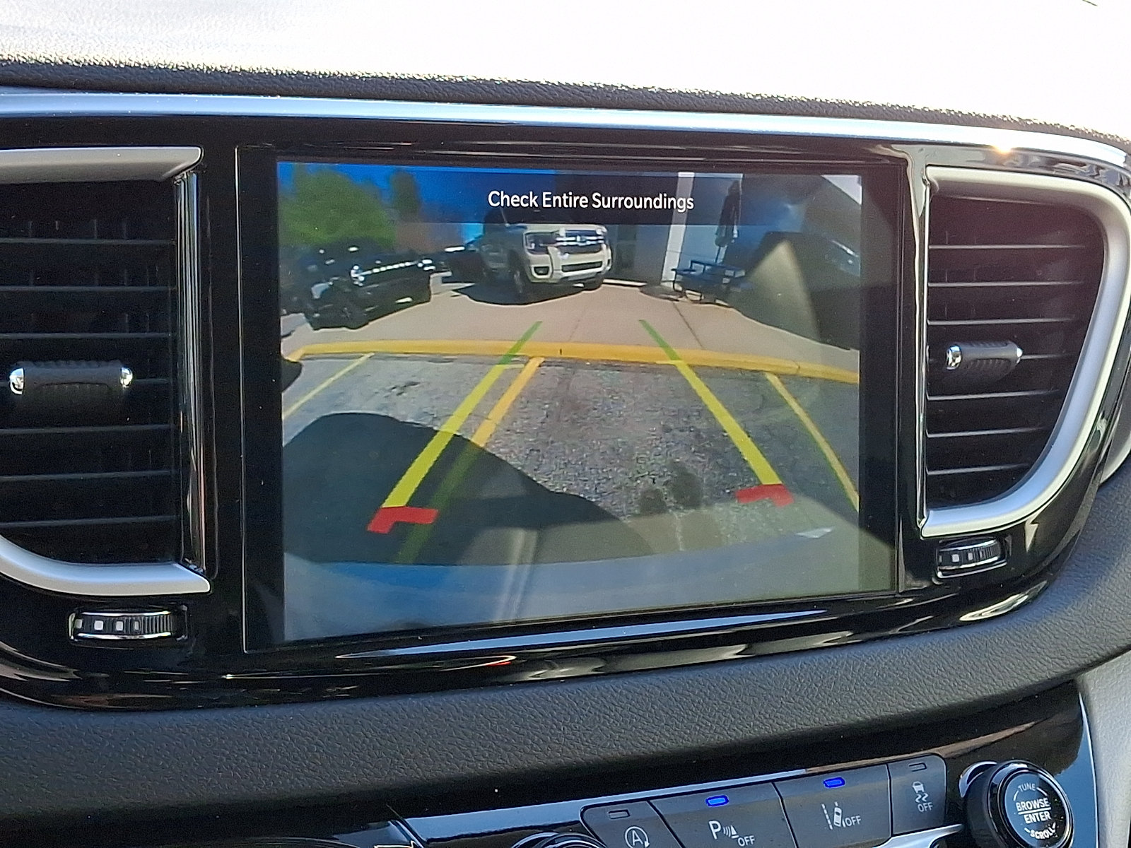 Used 2024 Chrysler Pacifica Touring-L FWD image 20