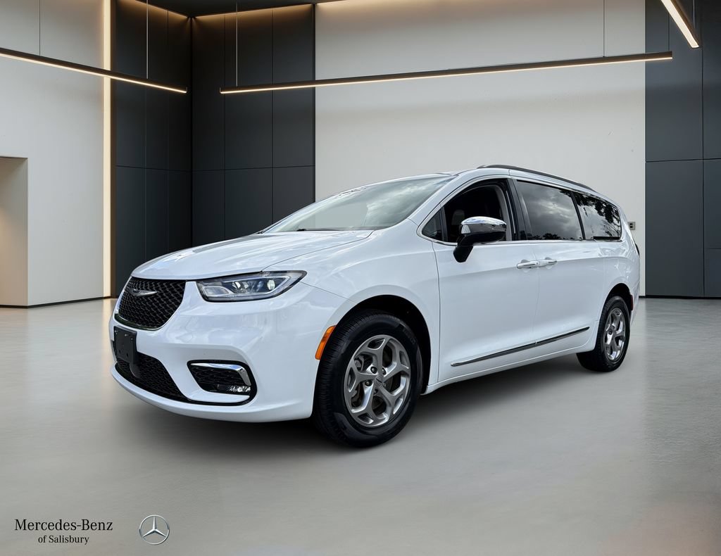 Used 2023 Chrysler Pacifica Limited