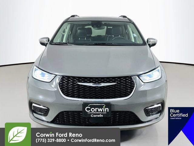 Used 2023 Chrysler Pacifica Limited FWD image 2