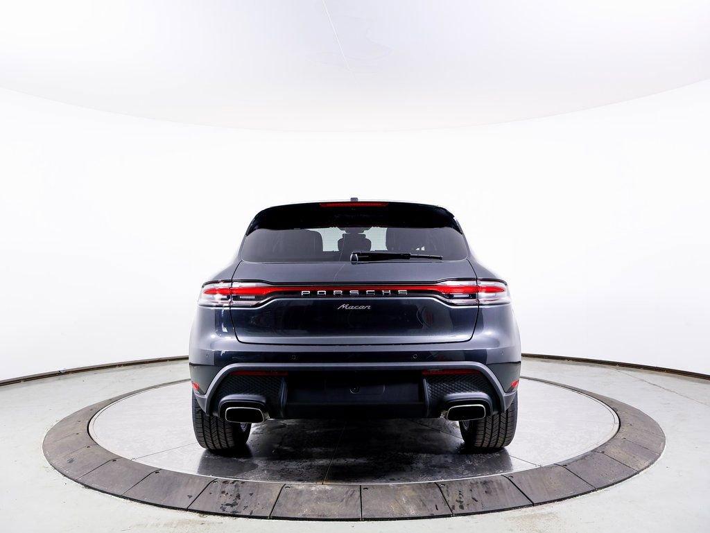 Certified 2025 Porsche Macan AWD/4WD image 30