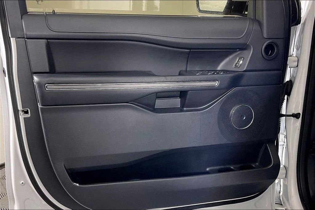 Used 2024 Ford Expedition XLT RWD image 24