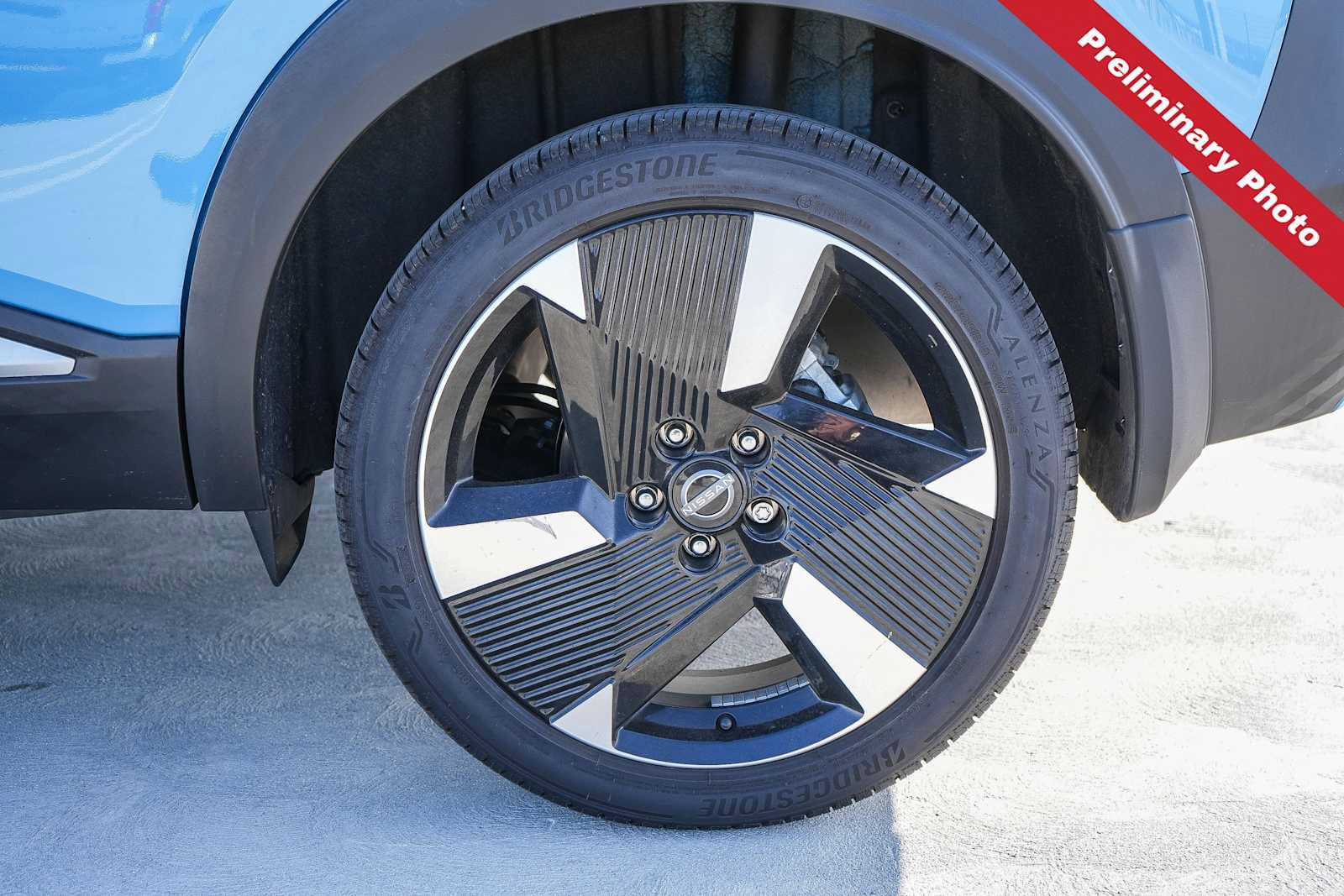 Used 2025 Nissan Kicks SR FWD image 11