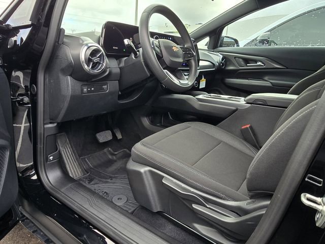 Certified 2026 Chevrolet Equinox EV LT image 2