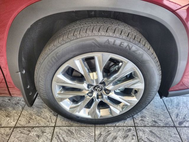 New 2026 Toyota Highlander Limited AWD/4WD image 10
