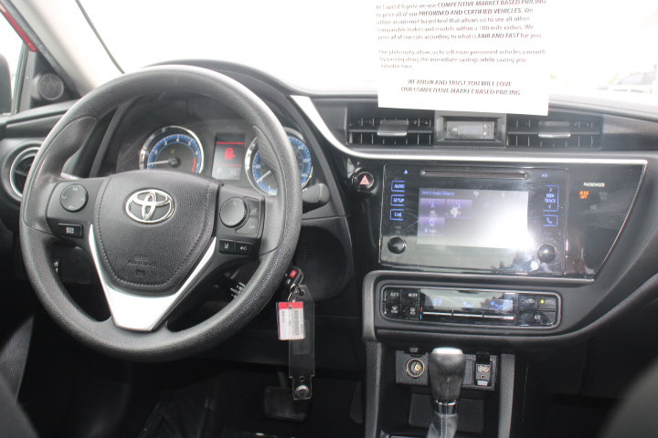 Used 2017 Toyota Corolla LE w/ Carpet Mat Package (TMS) FWD image 21