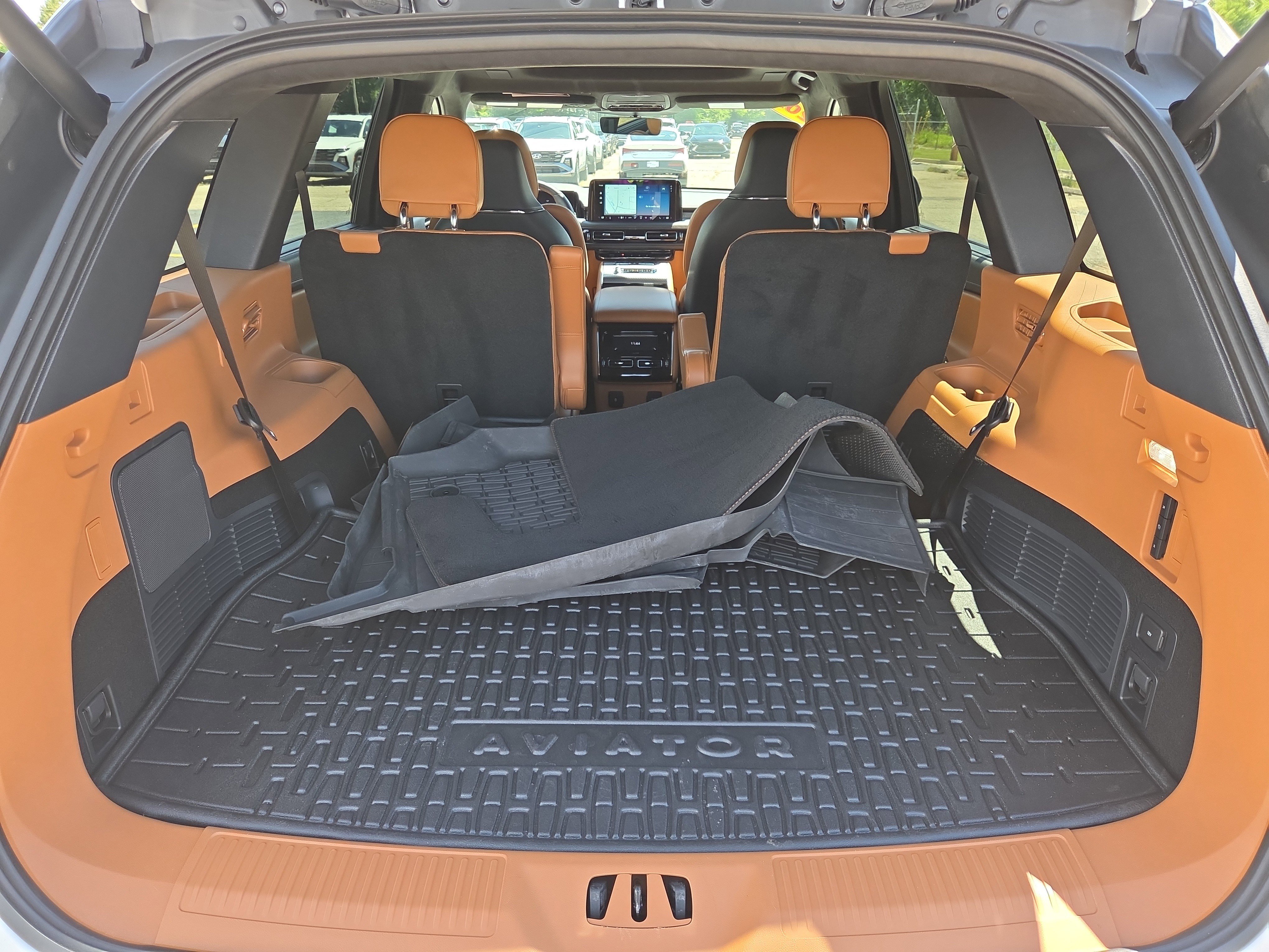 Used 2025 Lincoln Aviator Black Label AWD/4WD image 9