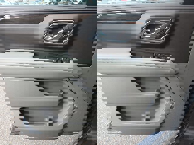 Used 2022 GMC Yukon SLE image 22