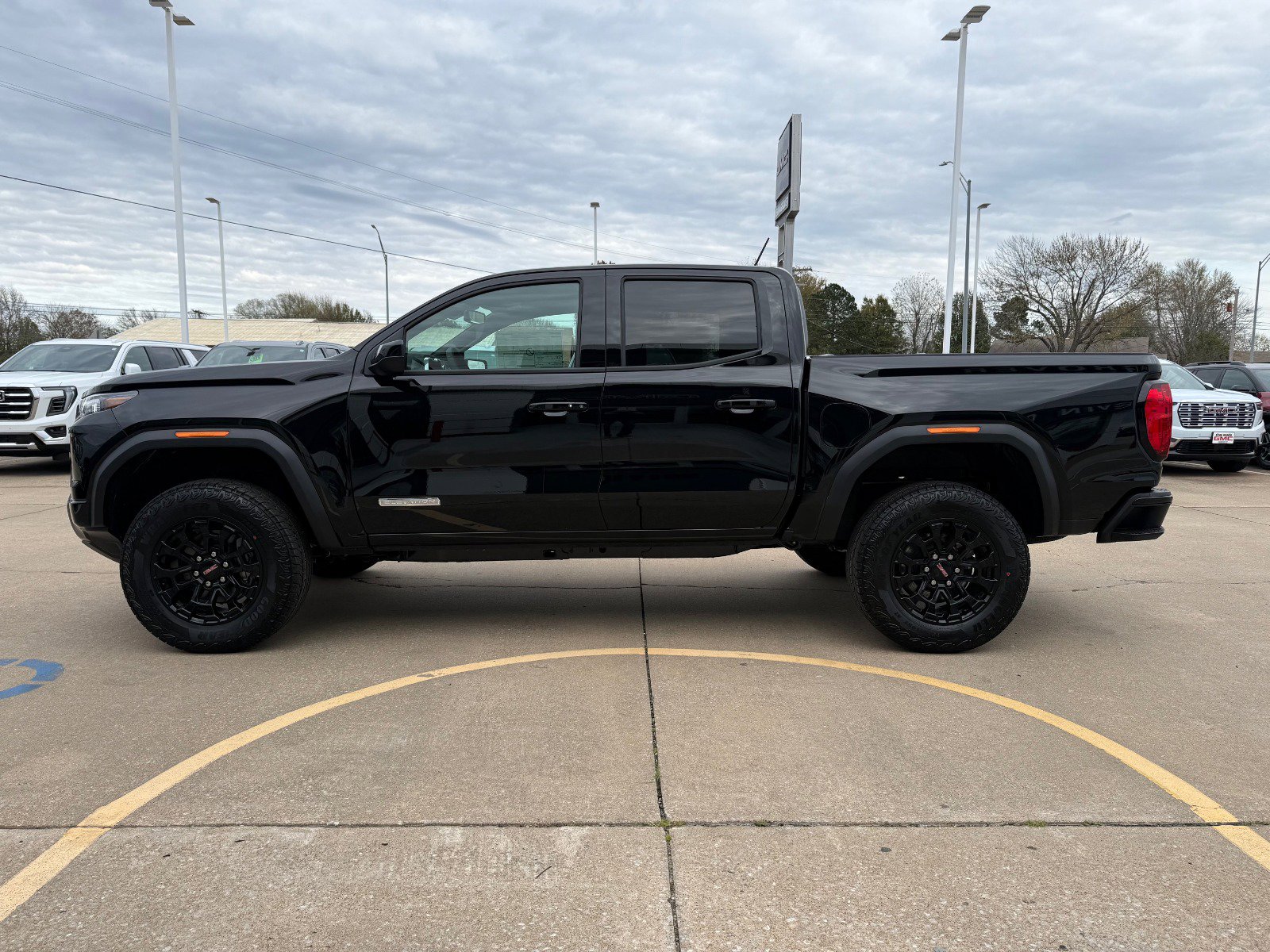 New 2026 GMC Canyon Elevation w/ Convenience Package image 6