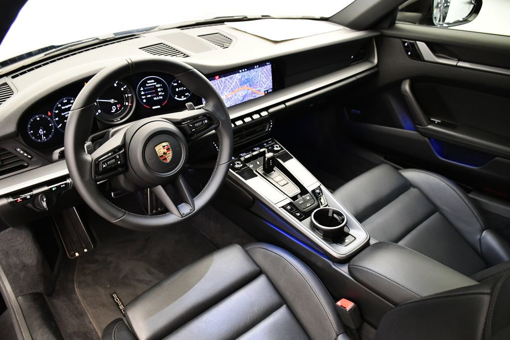 Used 2021 Porsche 911 Carrera image 4