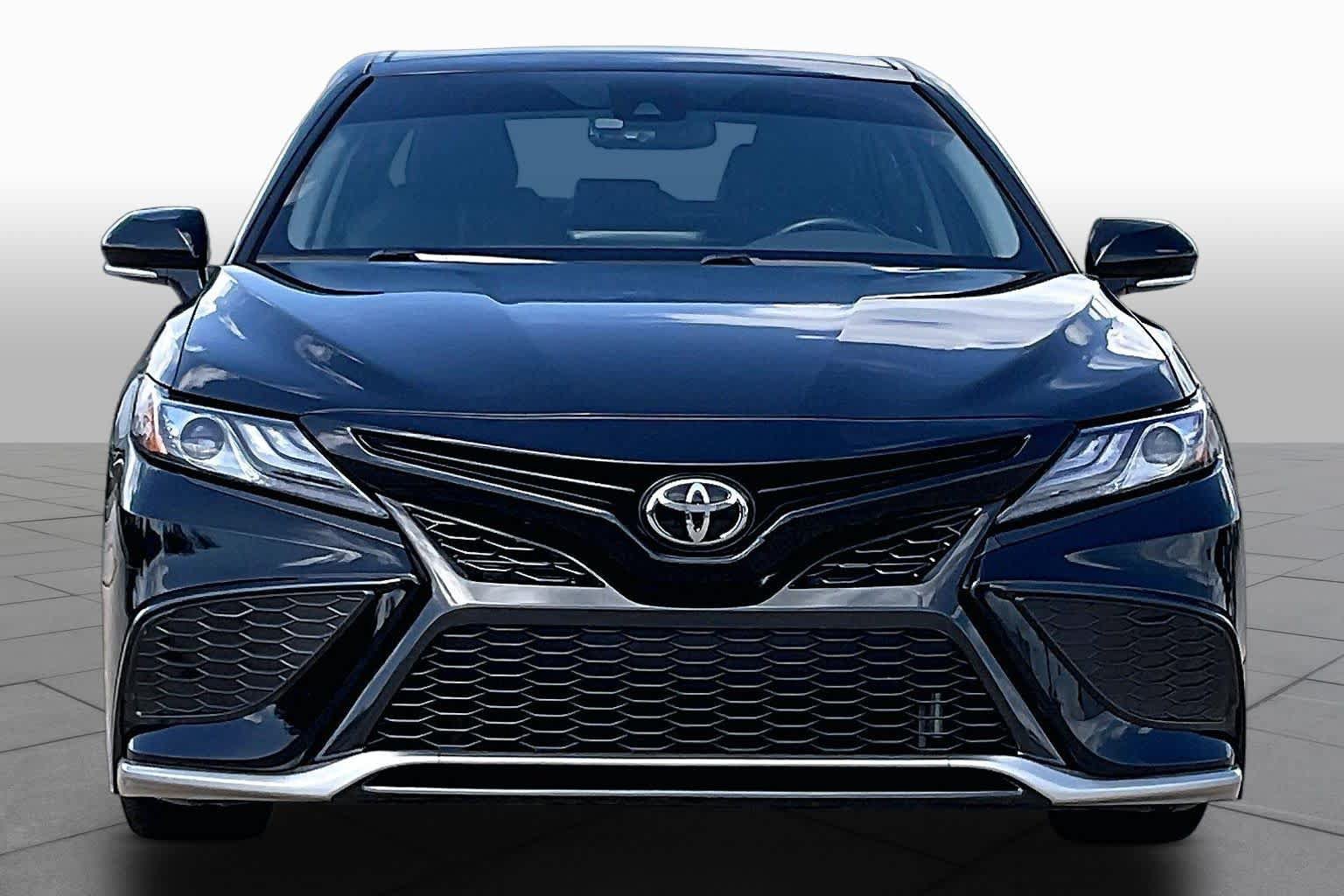 Used 2021 Toyota Camry XSE FWD image 4