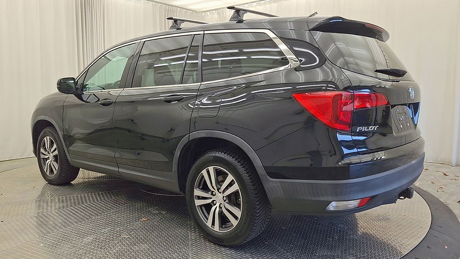 Used 2017 Honda Pilot EX-L image 12