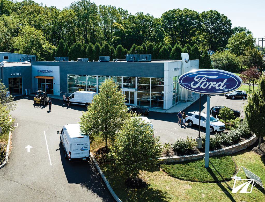 Certified 2022 Ford Explorer XLT w/ Equipment Group 202A image 35