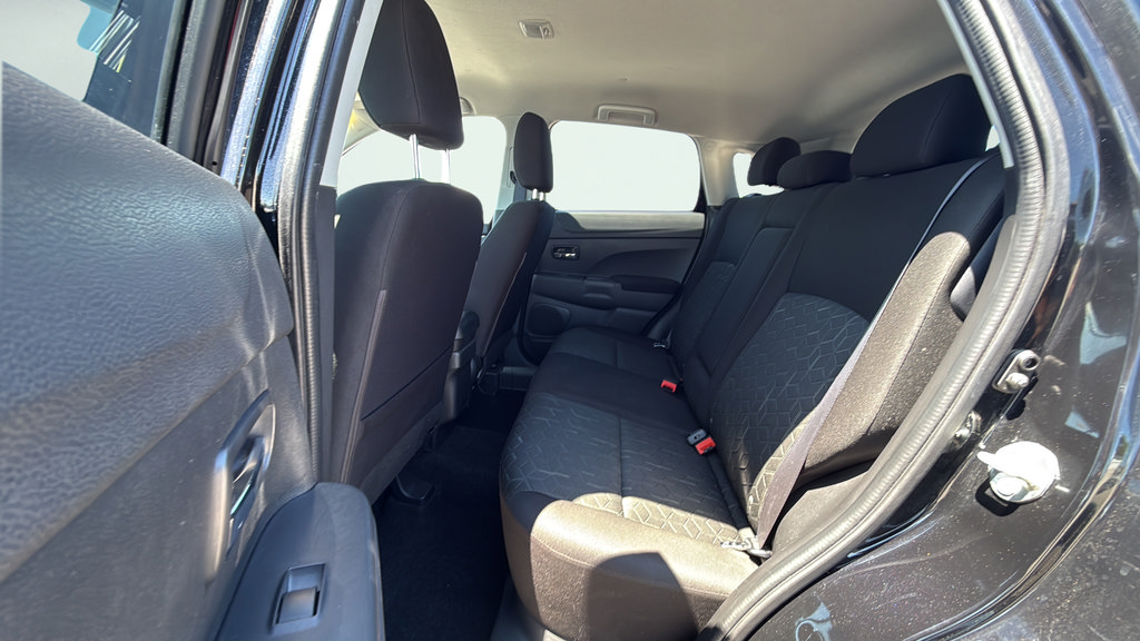 Used 2024 Mitsubishi Outlander Sport ES AWD/4WD image 35