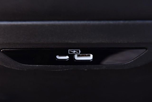 Used 2024 Chrysler Pacifica Select image 24