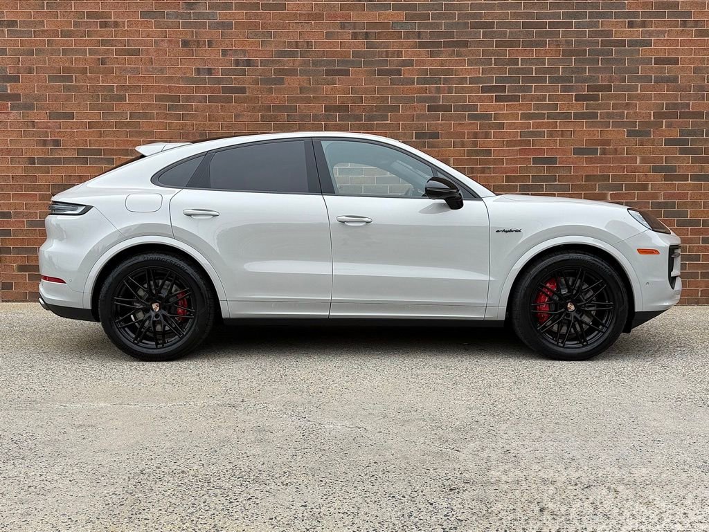 New 2025 Porsche Cayenne S image 8