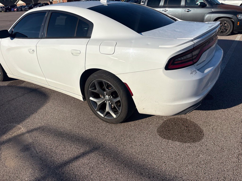 Used 2015 Dodge Charger SXT RWD image 10