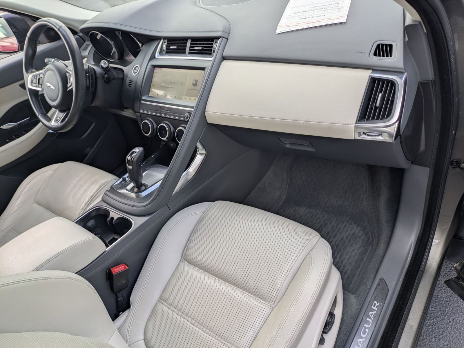 Used 2020 Jaguar E-PACE SE image 28