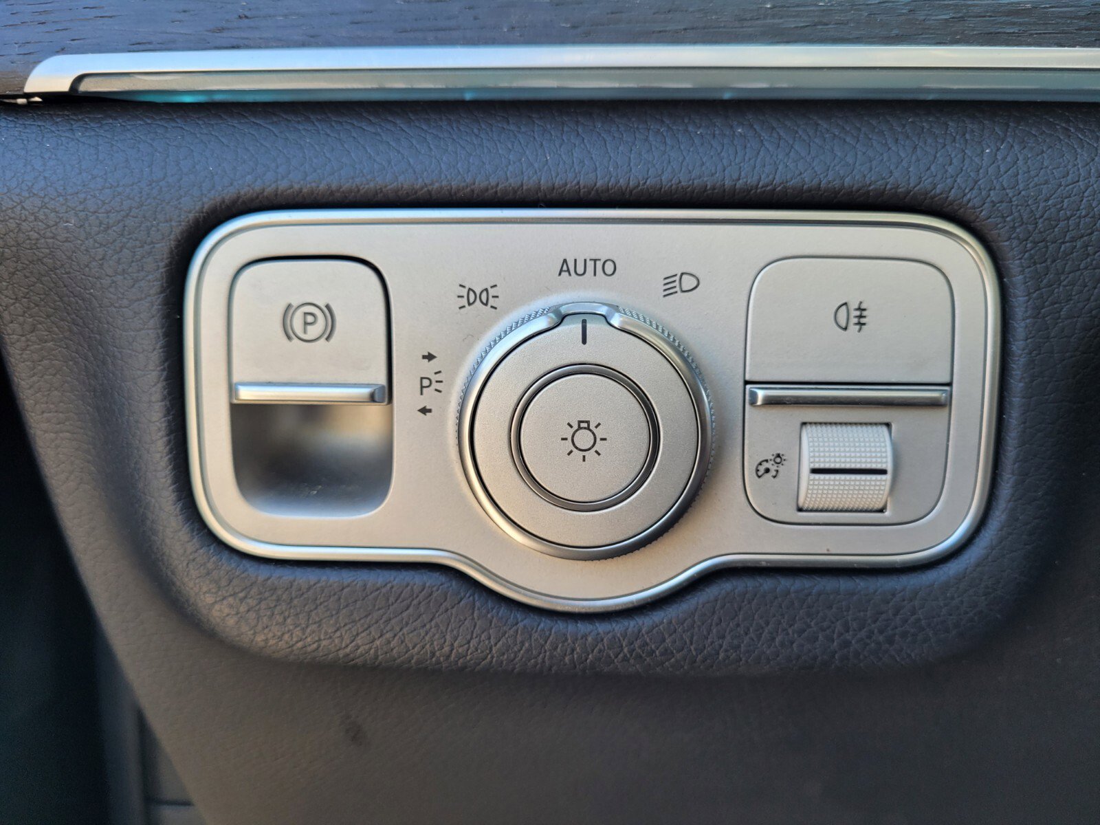 Used 2021 Mercedes-Benz GLS 450 4MATIC image 23