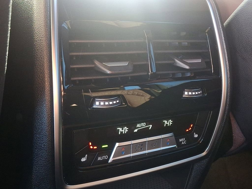 Used 2020 BMW X5 xDrive40i w/ M Sport Package image 11